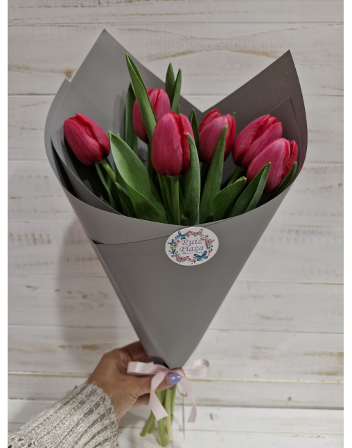 RAMO 6 TULIPANES FUCSIAS