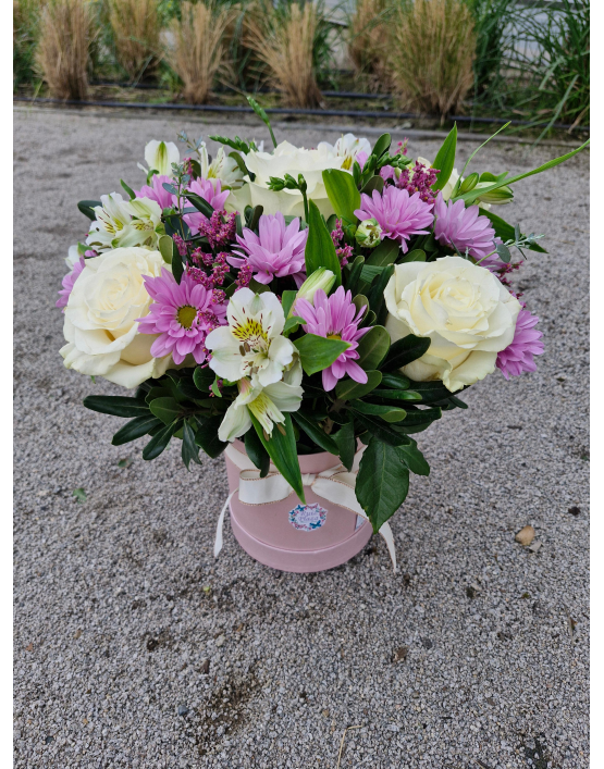 ARREGLO FLORAL EN CAJA