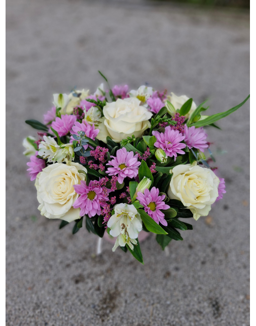ARREGLO FLORAL EN CAJA